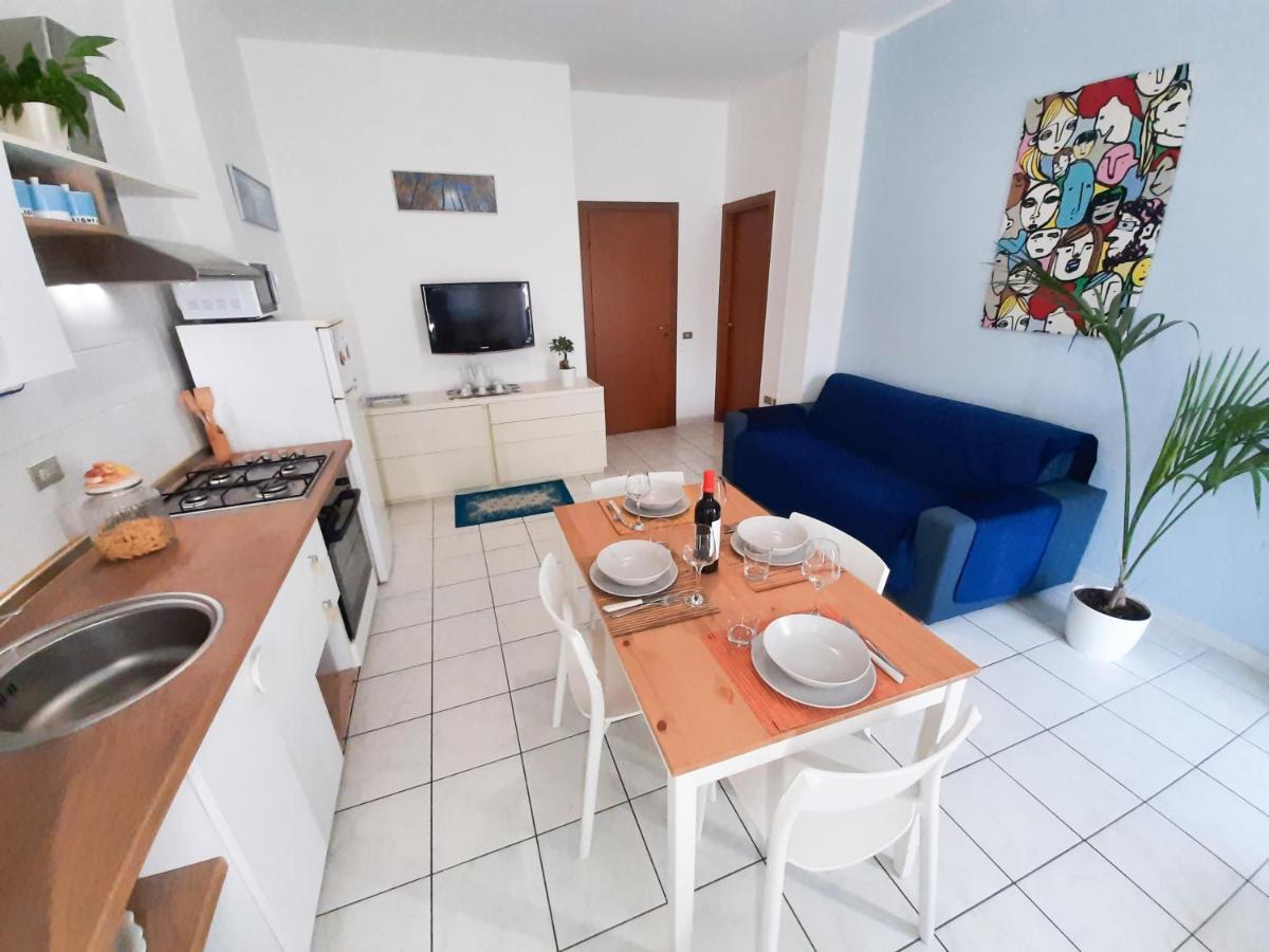 Al Mare Da Nonna Me' Apartment ปอร์โต ซันเตลปีดิโอ ภายนอก รูปภาพ