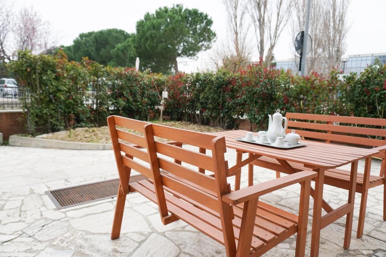 Al Mare Da Nonna Me' Apartment ปอร์โต ซันเตลปีดิโอ ภายนอก รูปภาพ