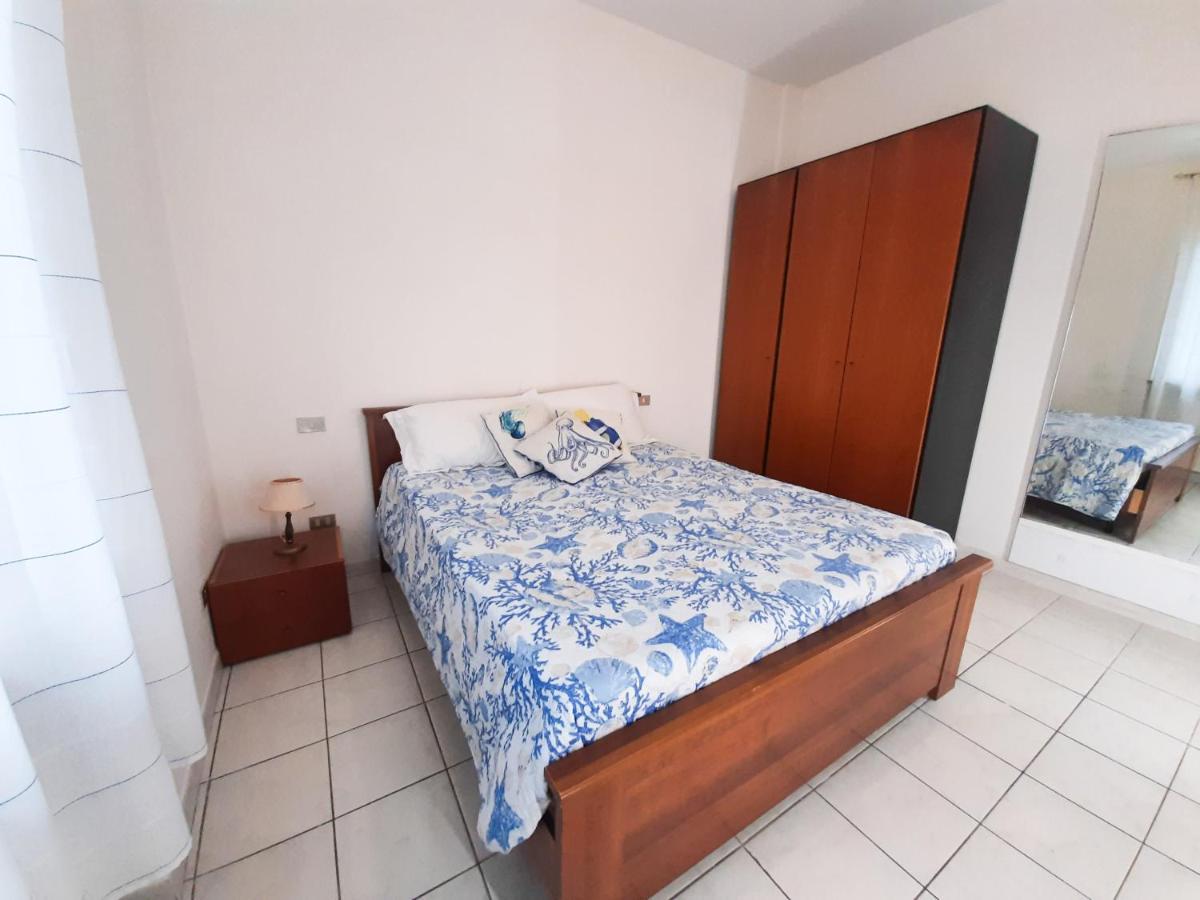 Al Mare Da Nonna Me' Apartment ปอร์โต ซันเตลปีดิโอ ภายนอก รูปภาพ